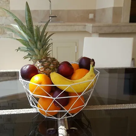 Martina S Bazenom,5 Soba * Pinezići