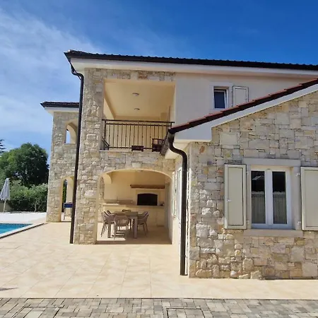 Villa Martina S Bazenom,5 Soba *