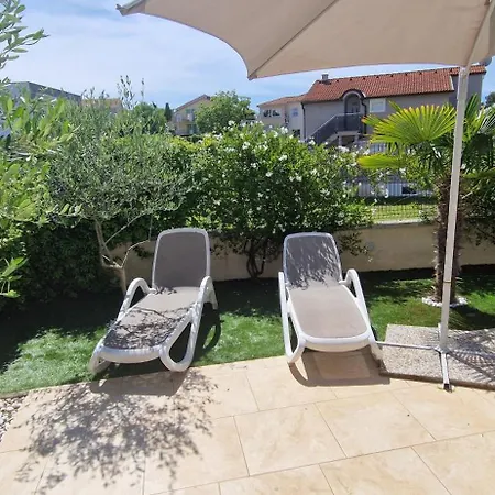 Martina S Bazenom,5 Soba Villa