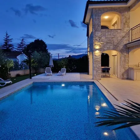 Villa Martina S Bazenom,5 Soba *