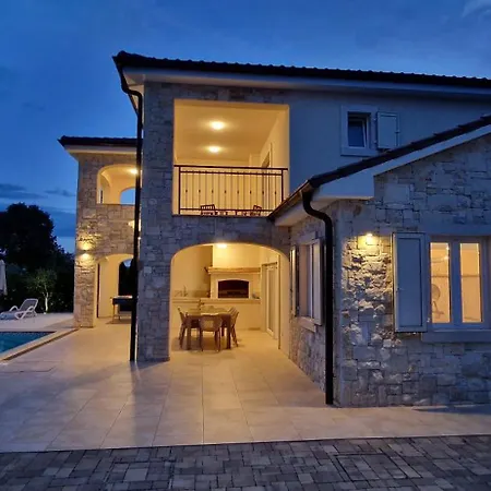 Villa Martina S Bazenom,5 Soba Pinezići