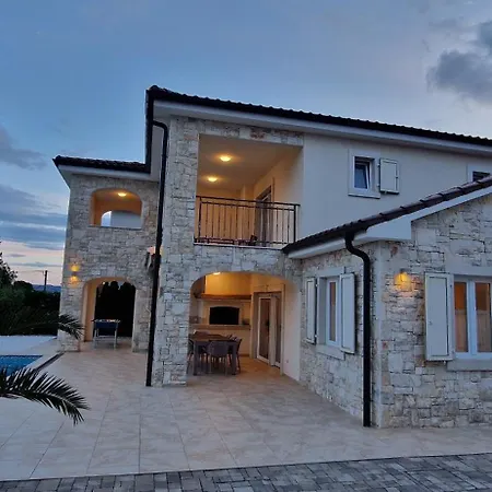 Villa Martina S Bazenom,5 Soba *