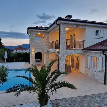 Villa Martina S Bazenom,5 Soba Pinezići