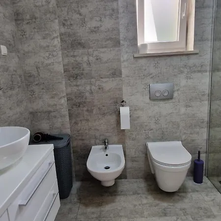 Martina S Bazenom,5 Soba Villa Pinezići
