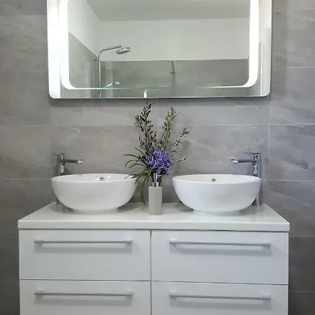 Villa Martina S Bazenom,5 Soba Pinezići