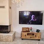 Martina S Bazenom,5 Soba Villa *