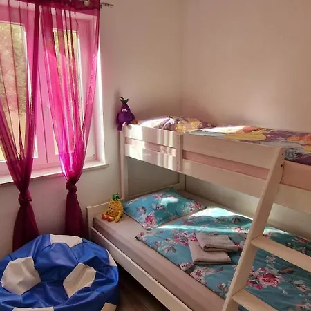 Martina S Bazenom,5 Soba Villa Pinezići