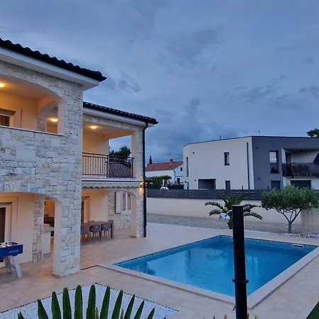 Villa Martina S Bazenom,5 Soba