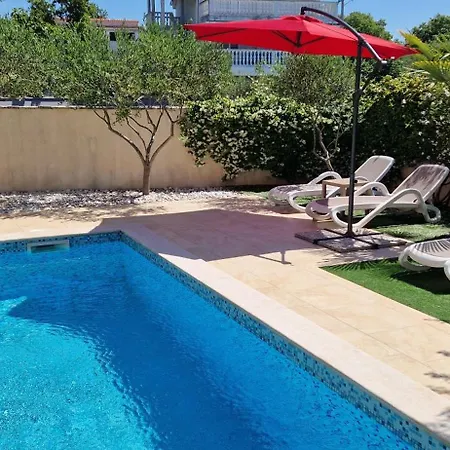 Villa Martina S Bazenom,5 Soba Pinezići